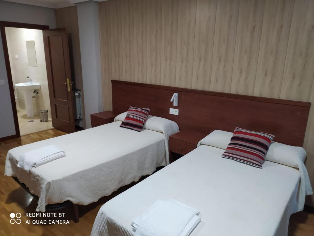 Hostal Cerecedo Leon Ngoại thất bức ảnh